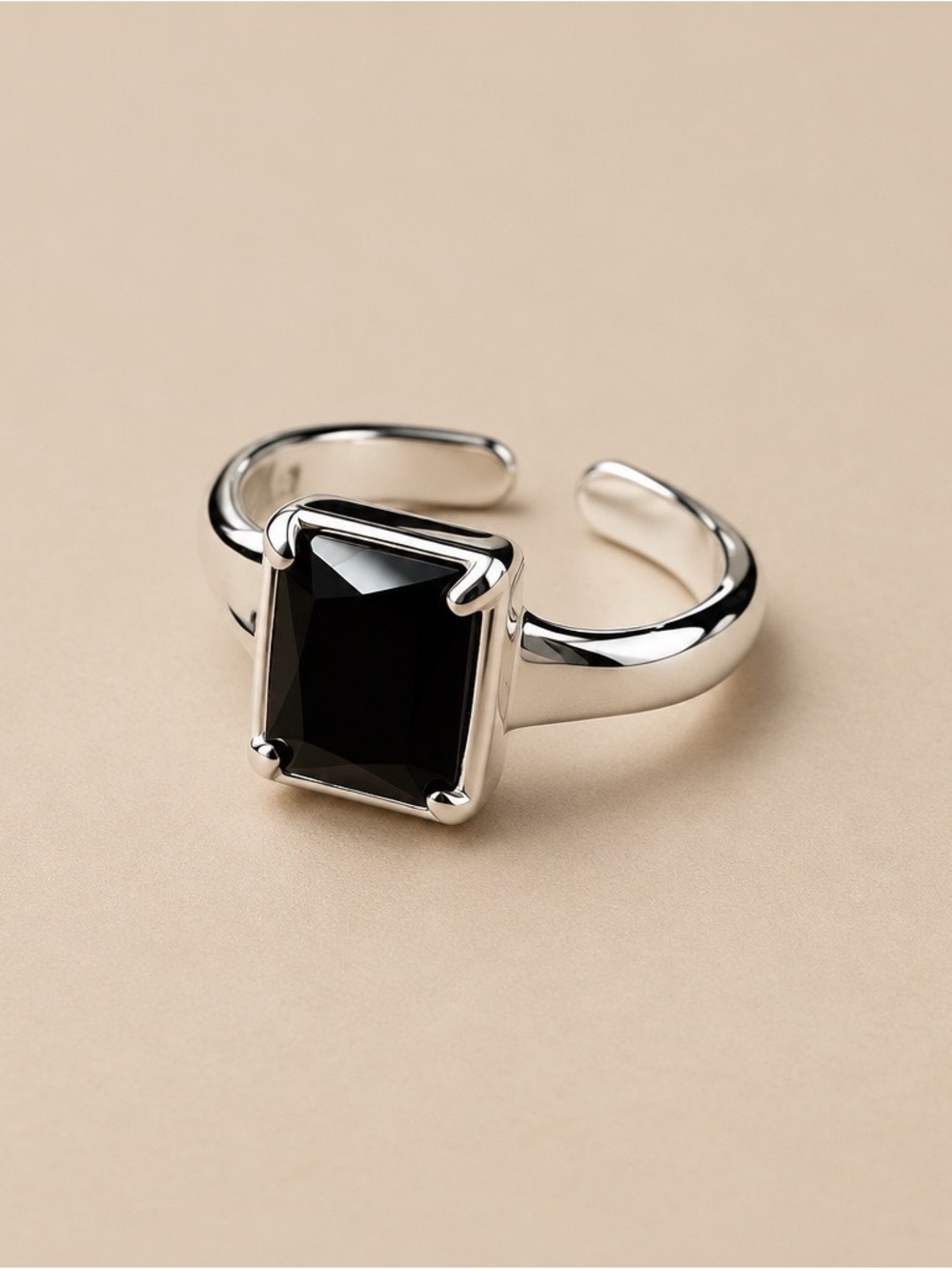 2425-23 NEW 925 Sterling Silver Black Onyx Emerald Cut Ring